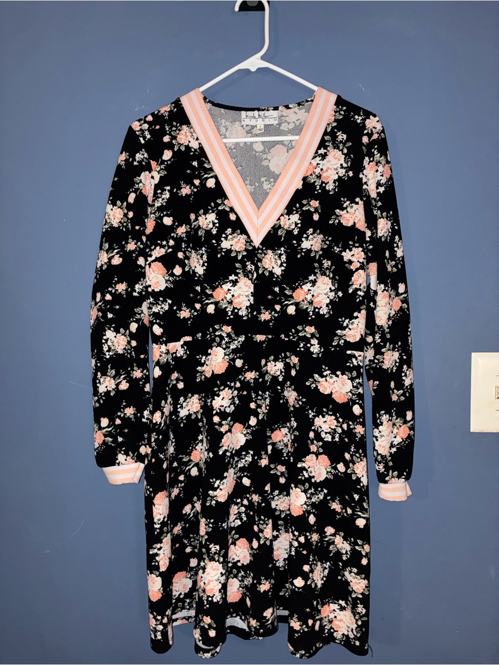 Nicole Miller Black Long-Sleeve Floral Dress with Peach Trim